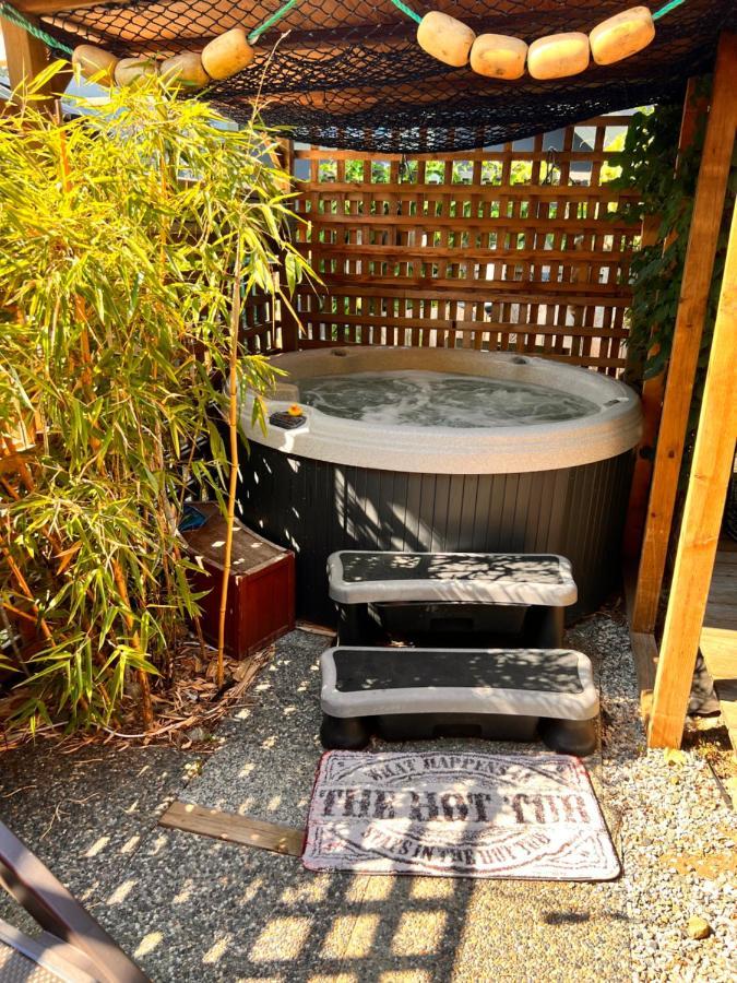 Отель Seas The Day House 5 Star Hottub Pets Bbq Fire Premier Location Гибсонс Экстерьер фото